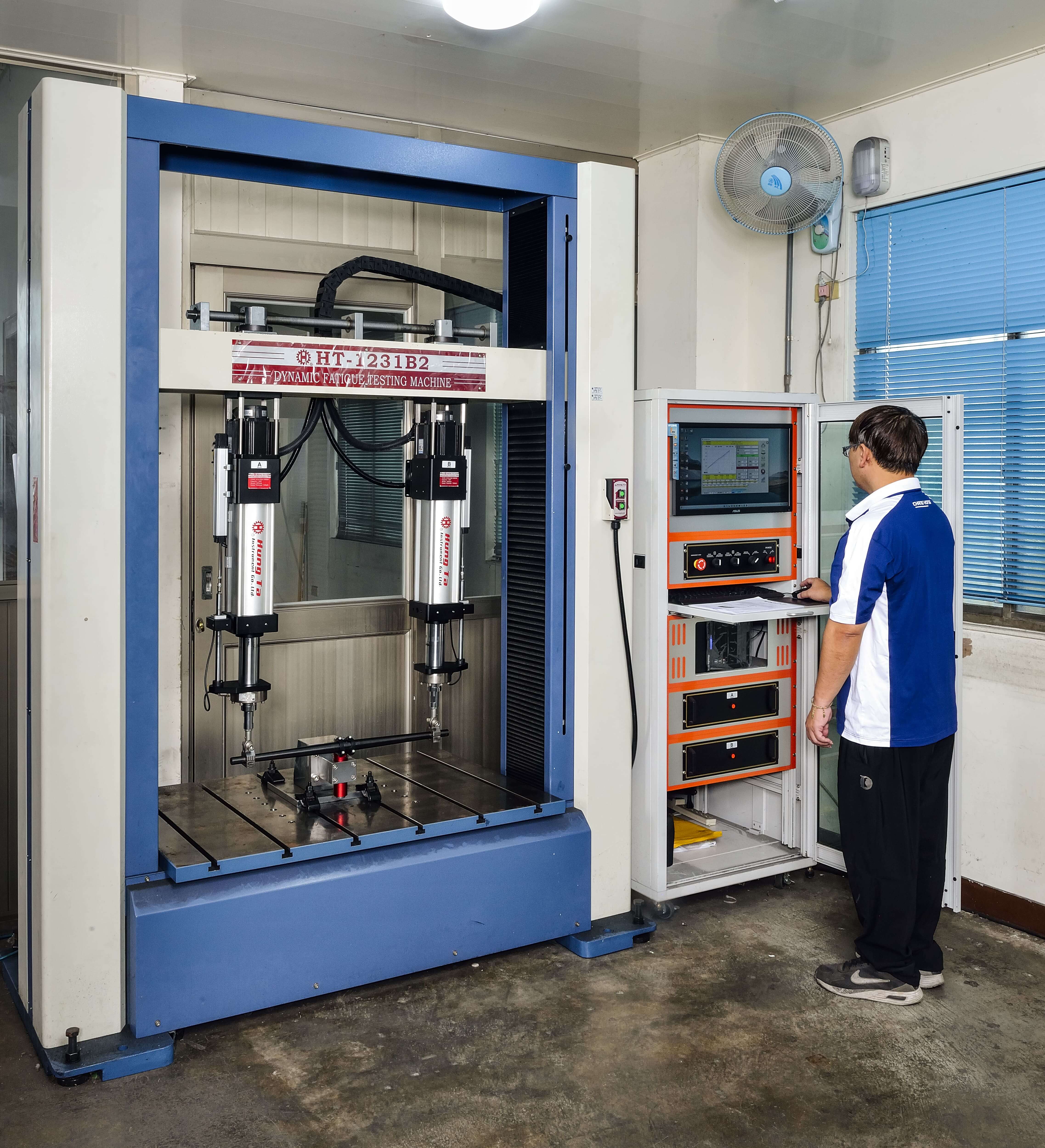 疲勞測試機